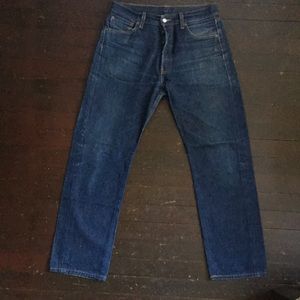 Levi’s 501 button fly straight fit men’s jeans 31 x 32 label.